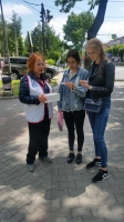 Серебряные добровольцы Приморья провели акцию "Красная Гвоздика" в День России 6