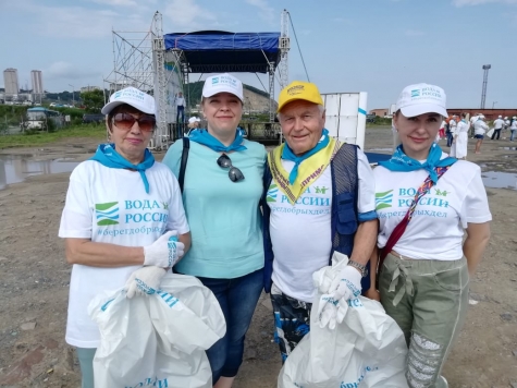 В экомарафоне «Чистые берега Дальнего Востока» приняли участие серебряные добровольцы Приморья