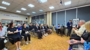 Меж нами семь высоких гор...