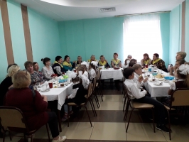 «Серебряные» волонтеры на «Дне праздника мудрости»  в СРЦН «Парус надежды». 0