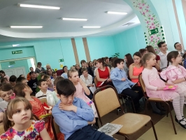Серебряные добровольцы Приморья на празднике 8 марта у детей из СРЦН "Парус надежды" 1