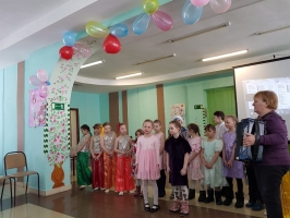 Серебряные добровольцы Приморья на празднике 8 марта у детей из СРЦН "Парус надежды" 7